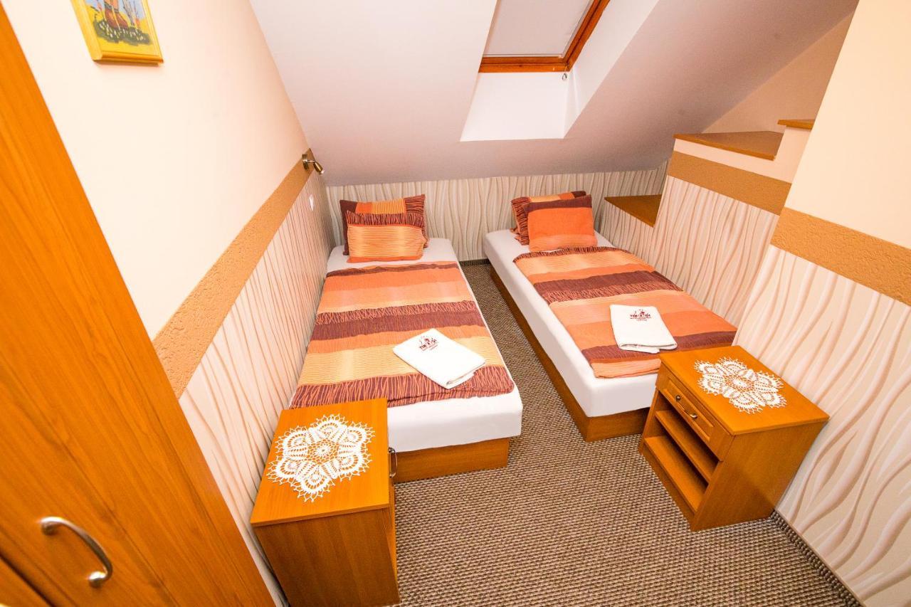 Tinodi Fogado Bed & Breakfast Sarvar Luaran gambar