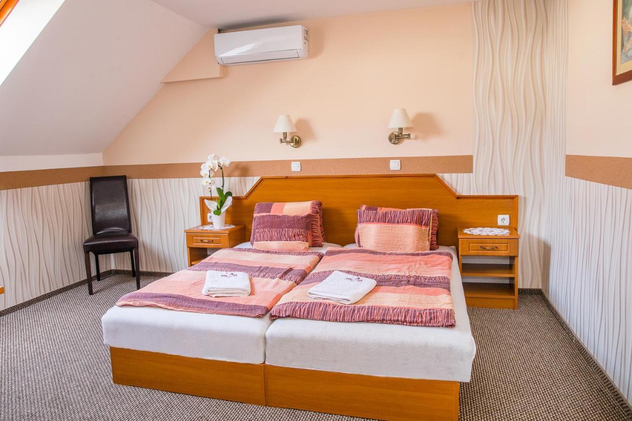 Tinodi Fogado Bed & Breakfast Sarvar Luaran gambar