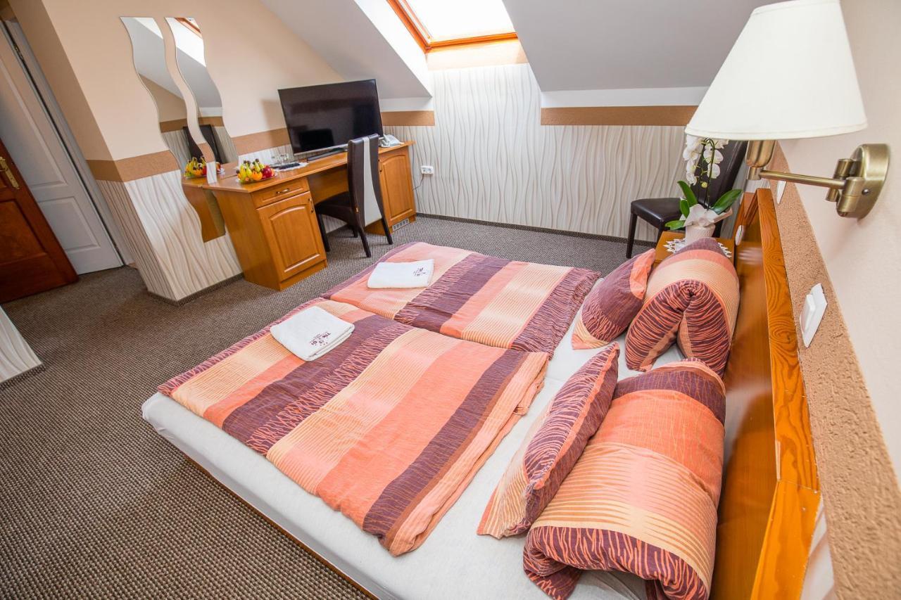 Tinodi Fogado Bed & Breakfast Sarvar Luaran gambar