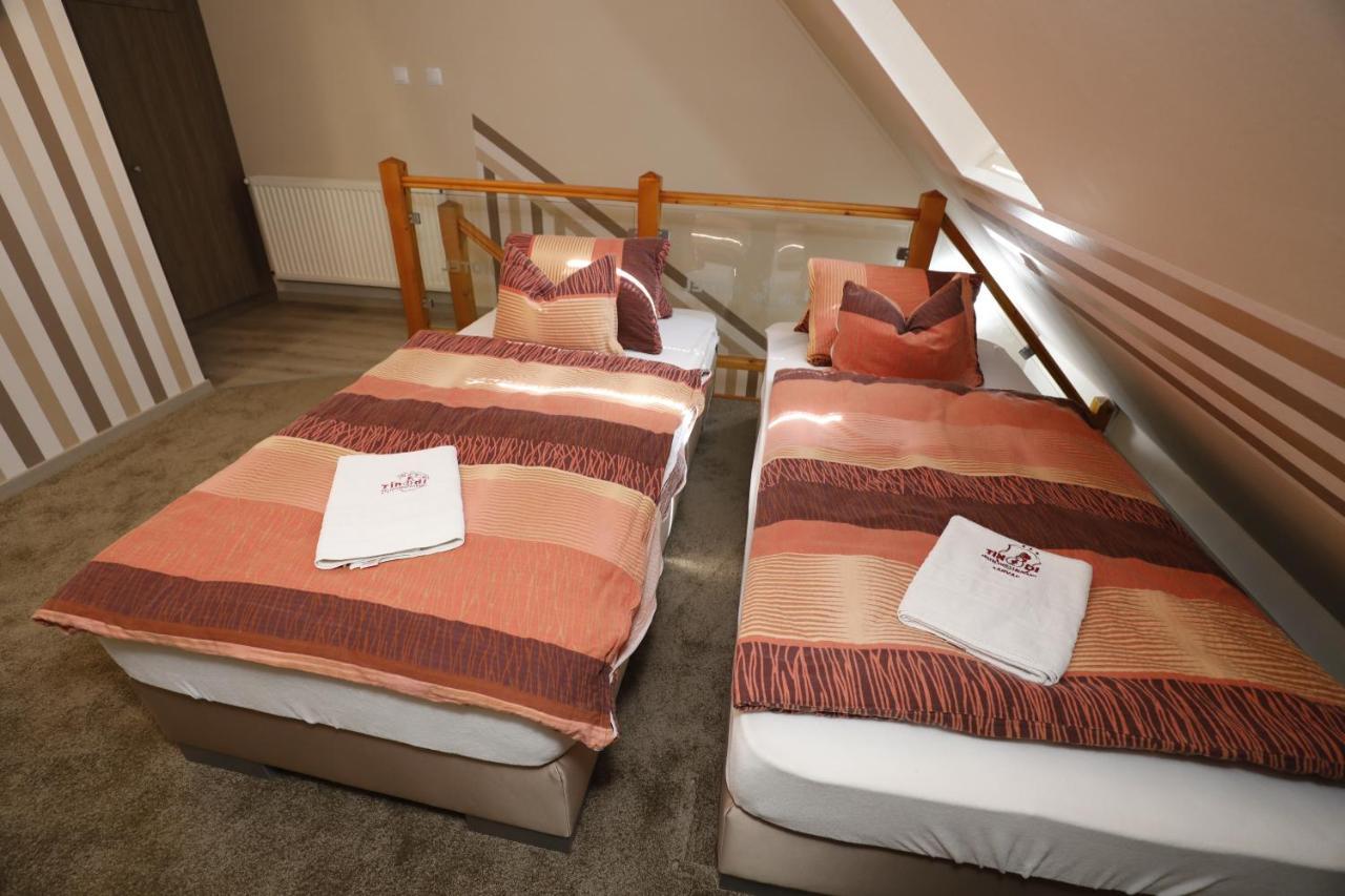 Tinodi Fogado Bed & Breakfast Sarvar Luaran gambar