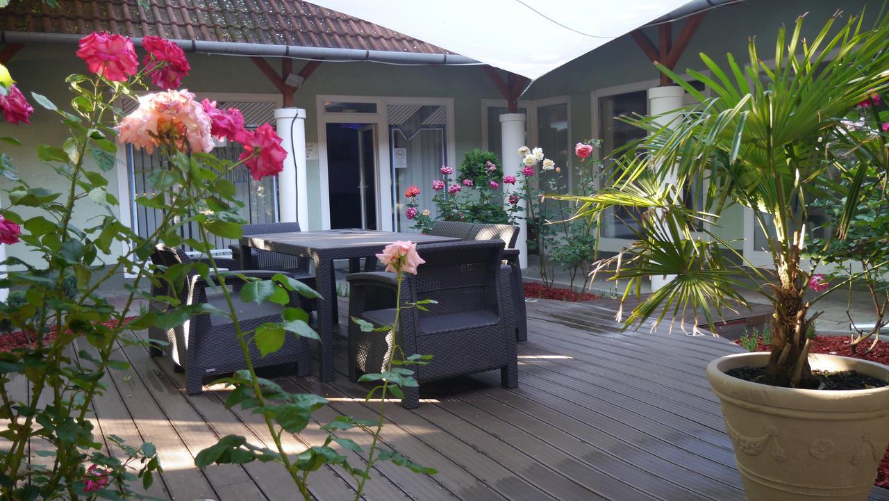 Tinodi Fogado Bed & Breakfast Sarvar Luaran gambar
