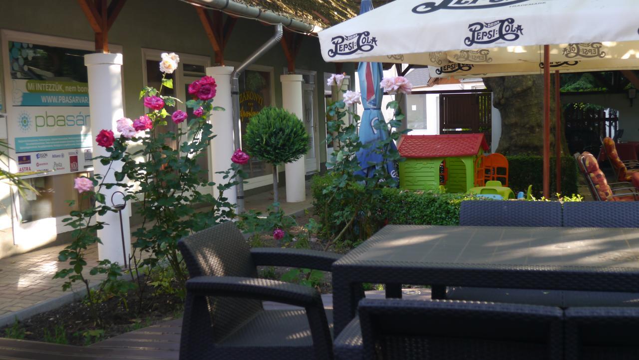 Tinodi Fogado Bed & Breakfast Sarvar Luaran gambar